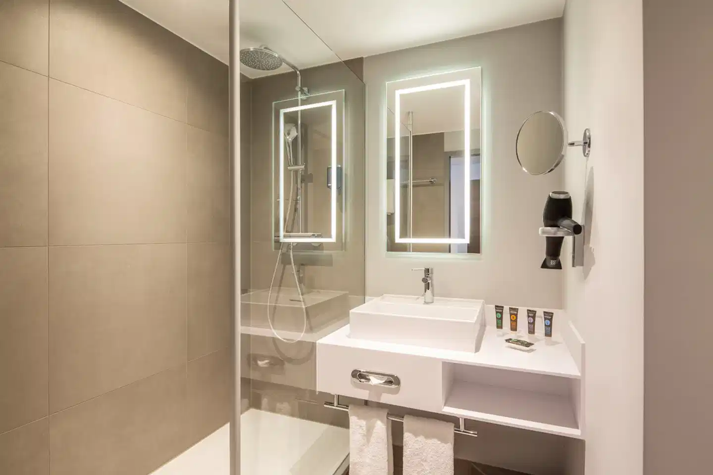 Novotel Hamburg City Alster Badezimmer