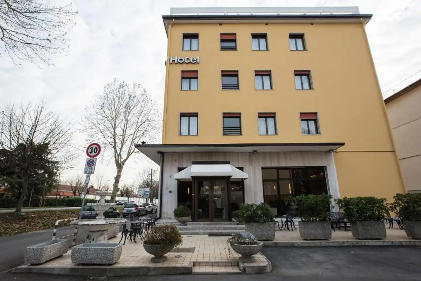 Ariston Aussenansicht