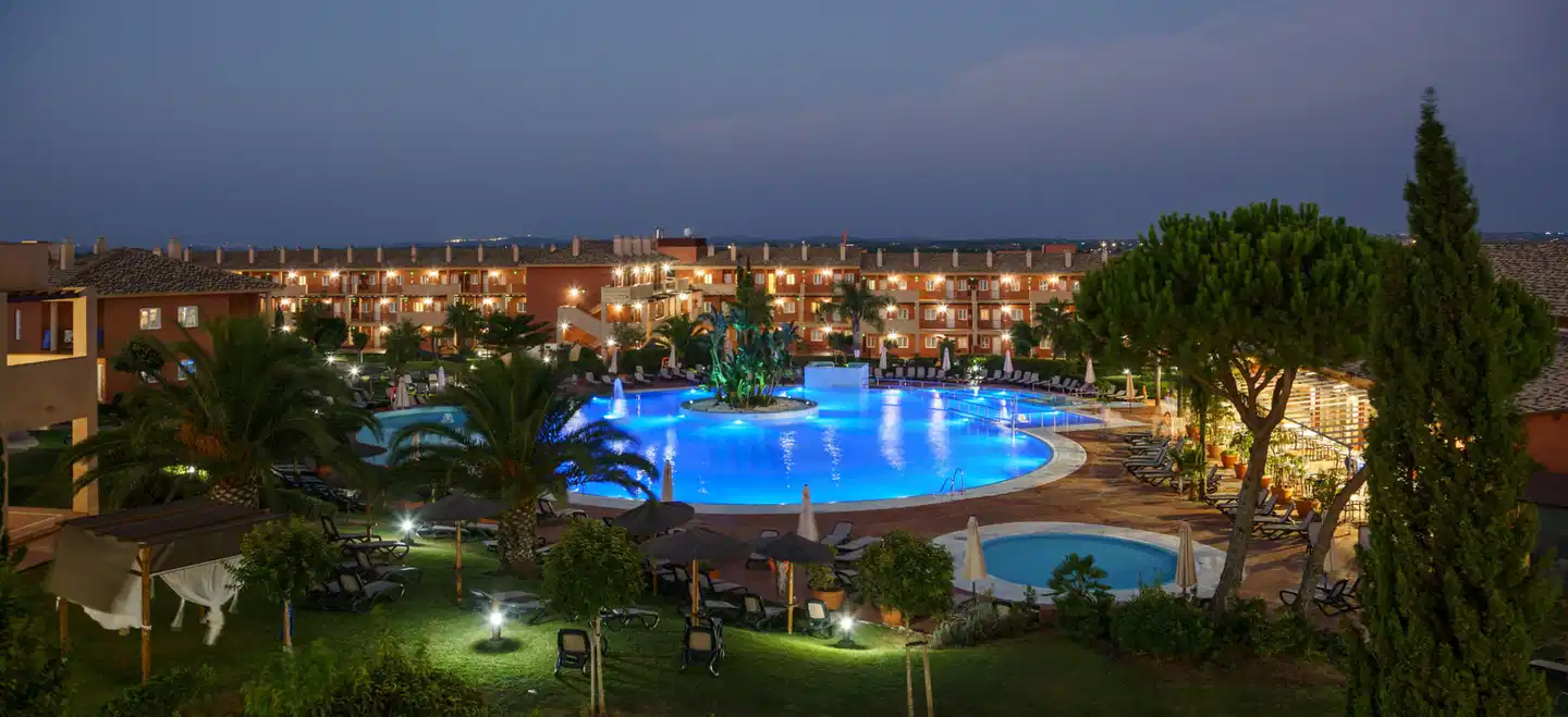 Aparthotel ILUNION Tartessus Sancti Petri Pool