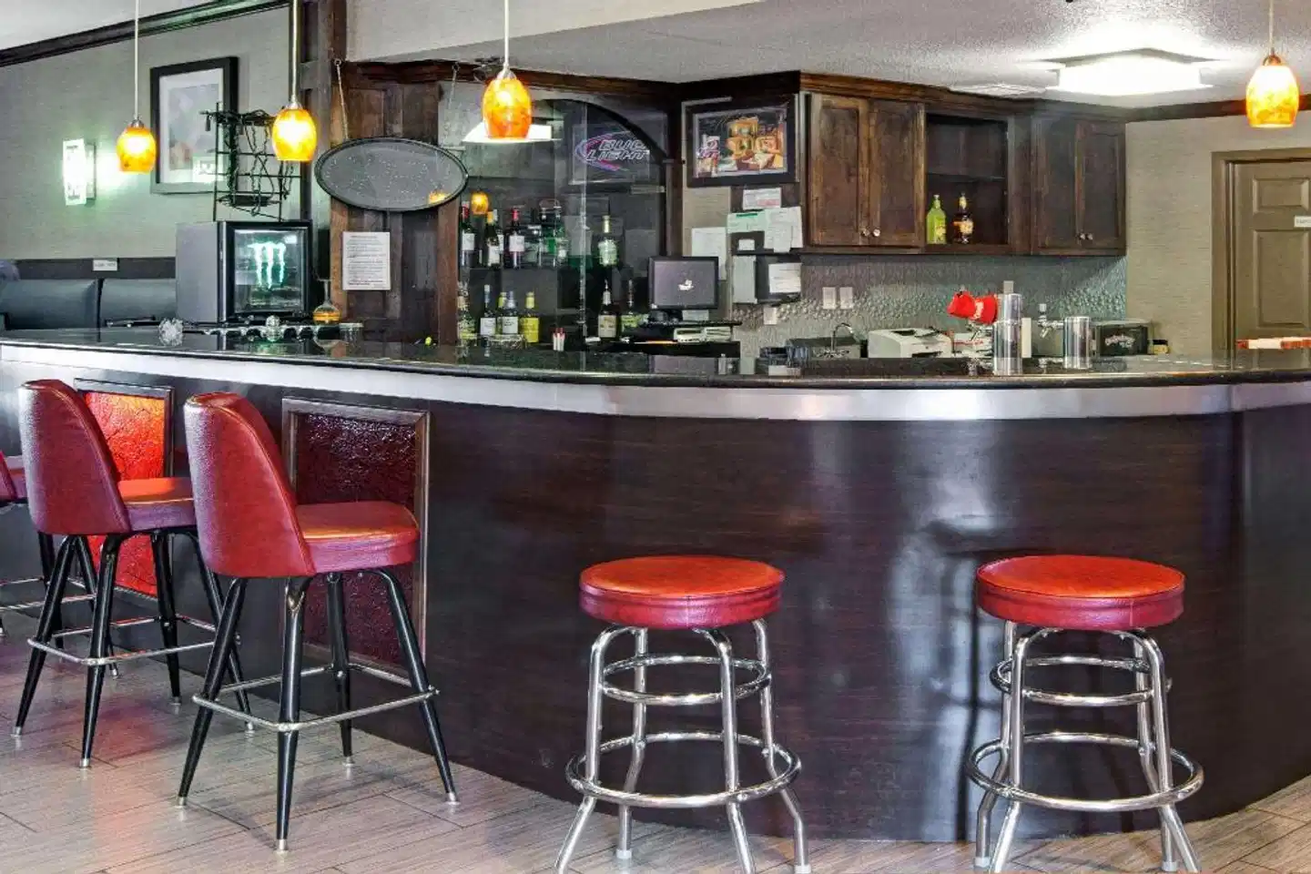 Ramada by Wyndham Houston Intercontinental Airport South Bar