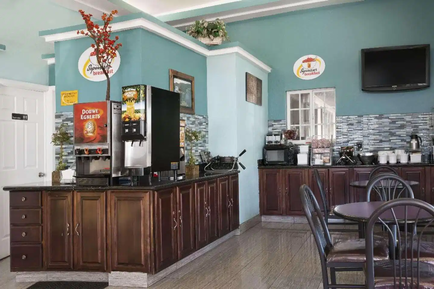 Super 8 by Wyndham NAU Downtown Conference Center Lobby