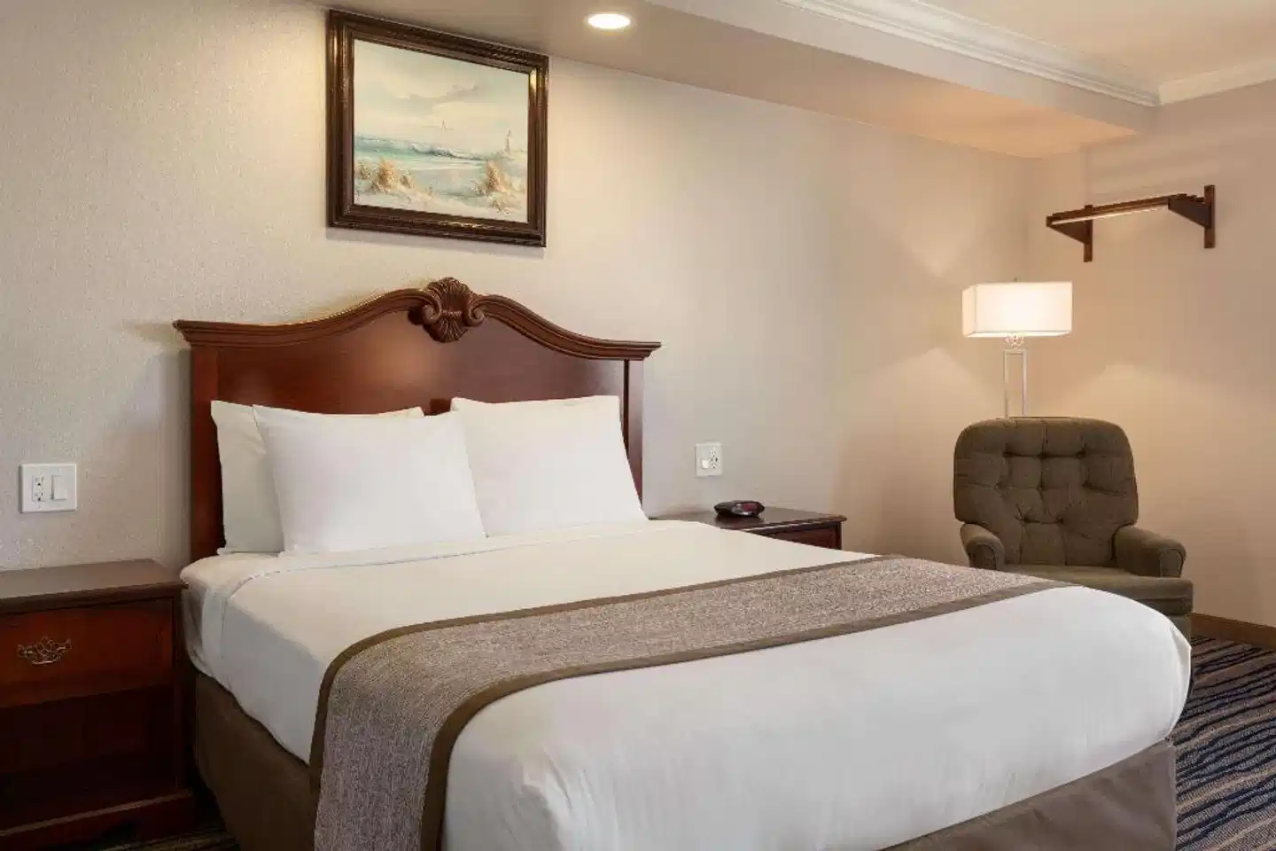 Days Inn by Wyndham Eureka CA Wohnbeispiel