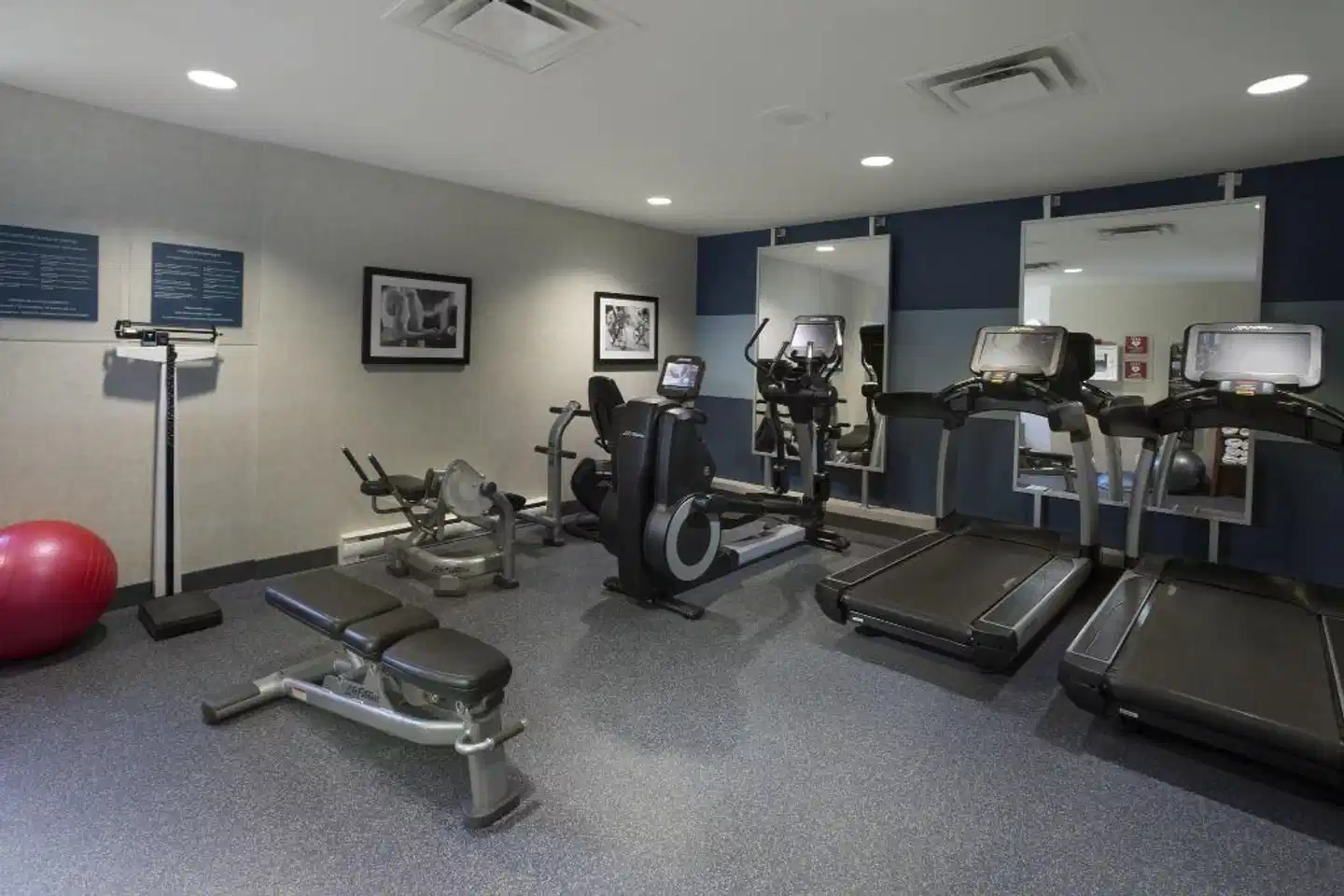 Four Points by Sheraton Hotel & Conference Centre Gatineau-Ottawa Sport und Entertainment