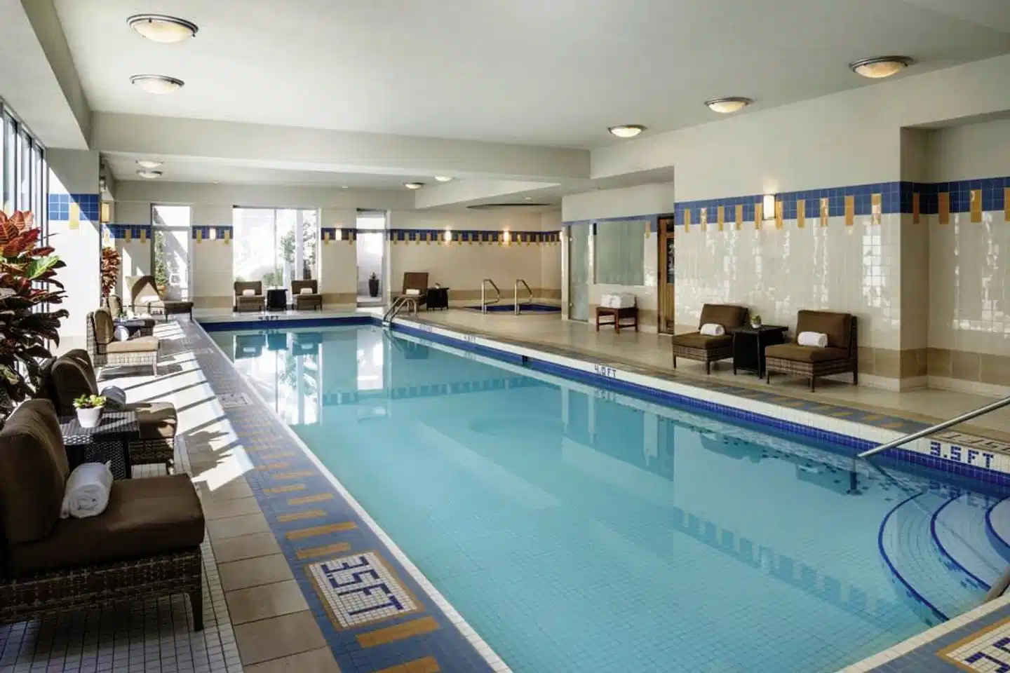 Vancouver Marriott Pinnacle Downtown Hallenbad