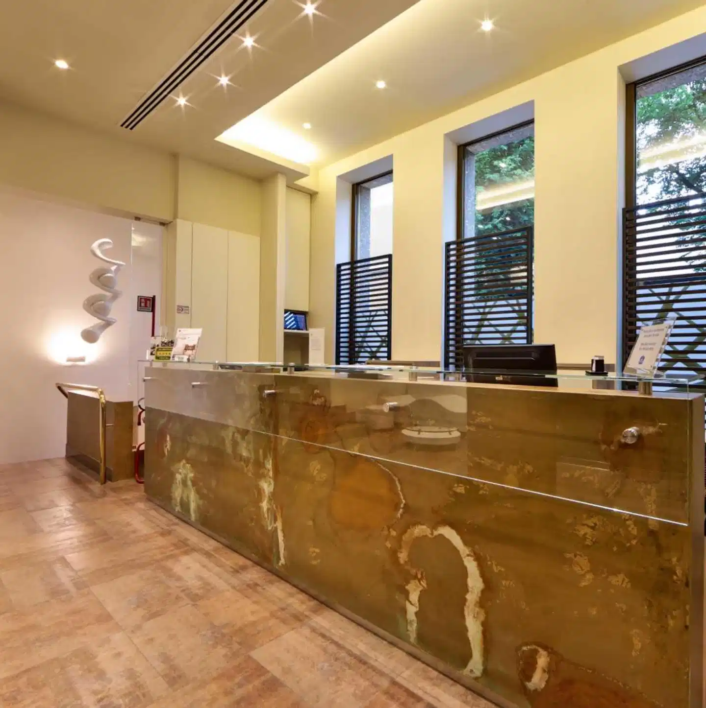 Best Western Madison Hotel Bar