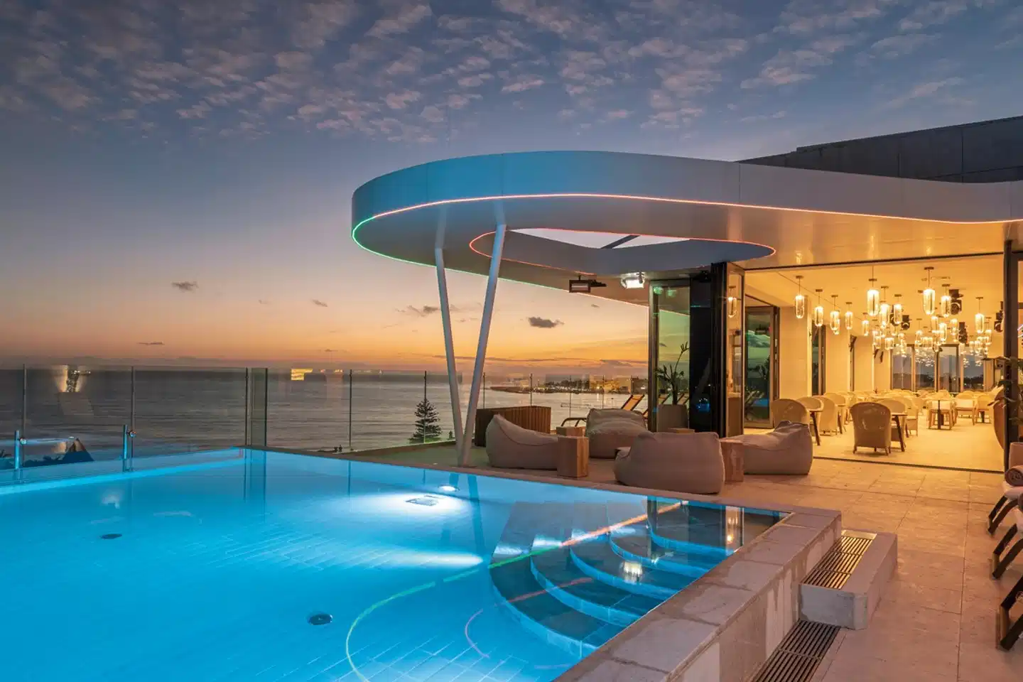 EVOLUTION Cascais-Estoril Hallenbad