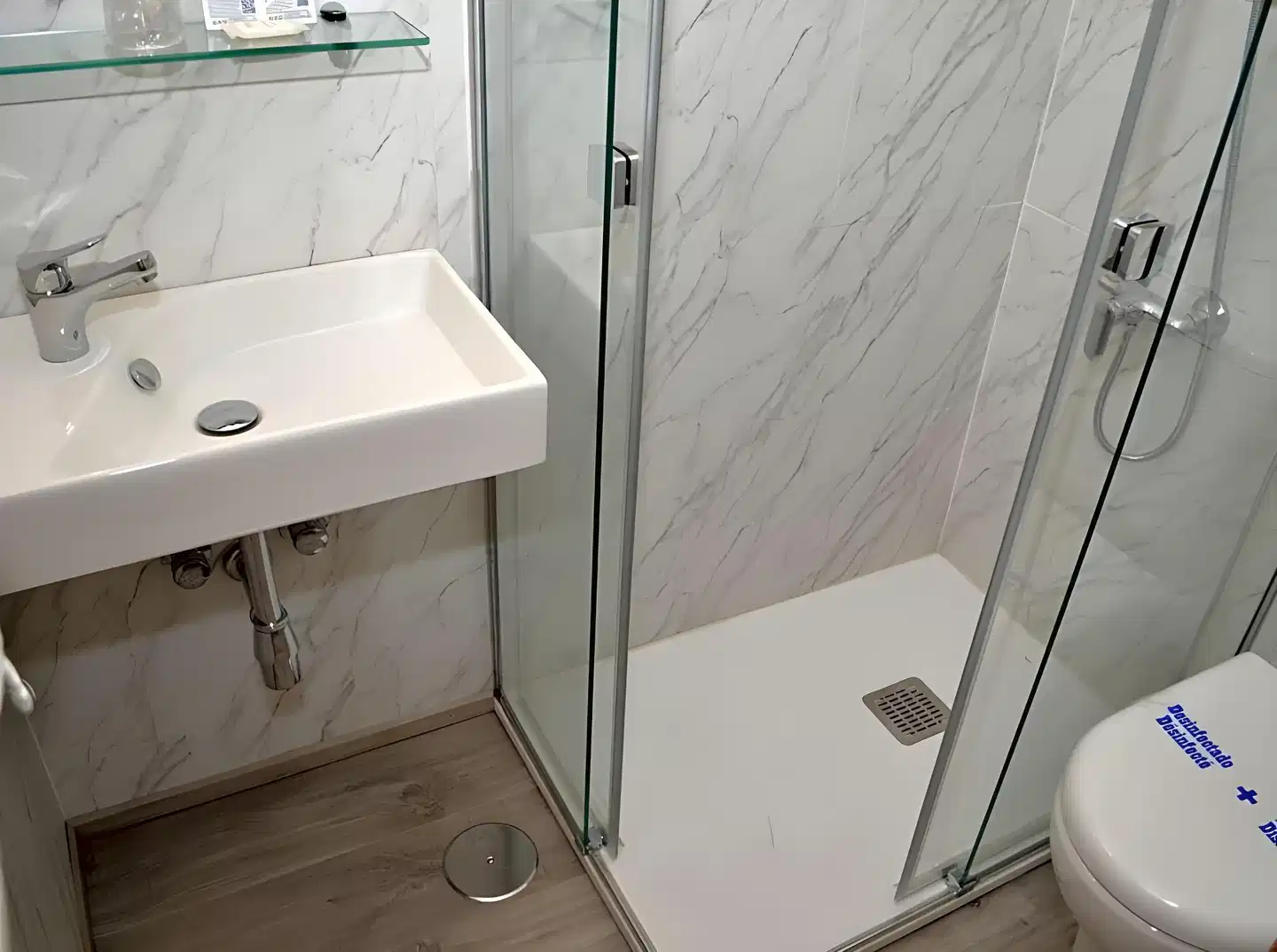 Hostal San Lorenzo Badezimmer