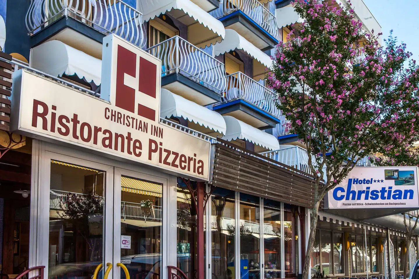 Christian Aussenansicht