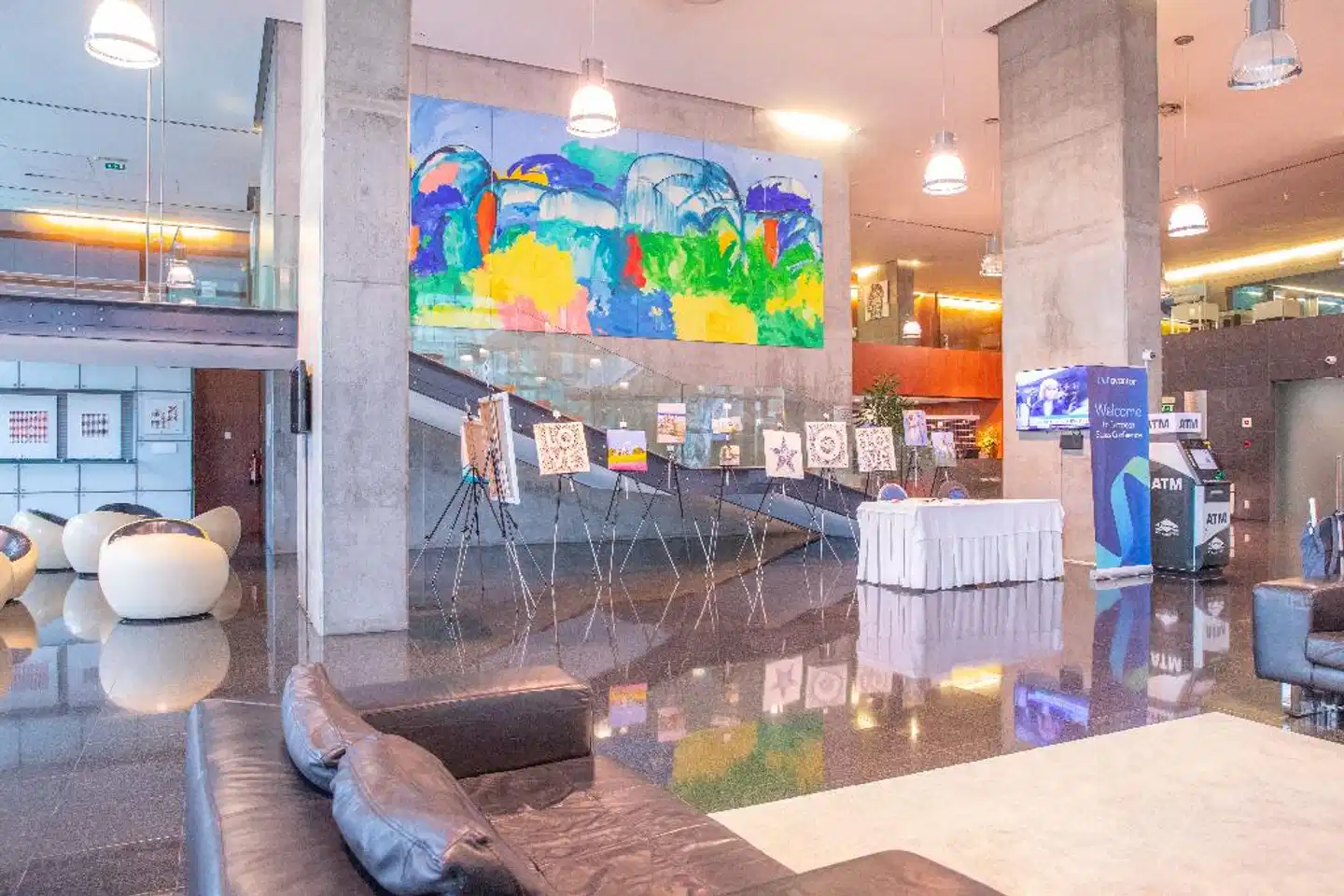 VIP Executive Arts Hotel Bar