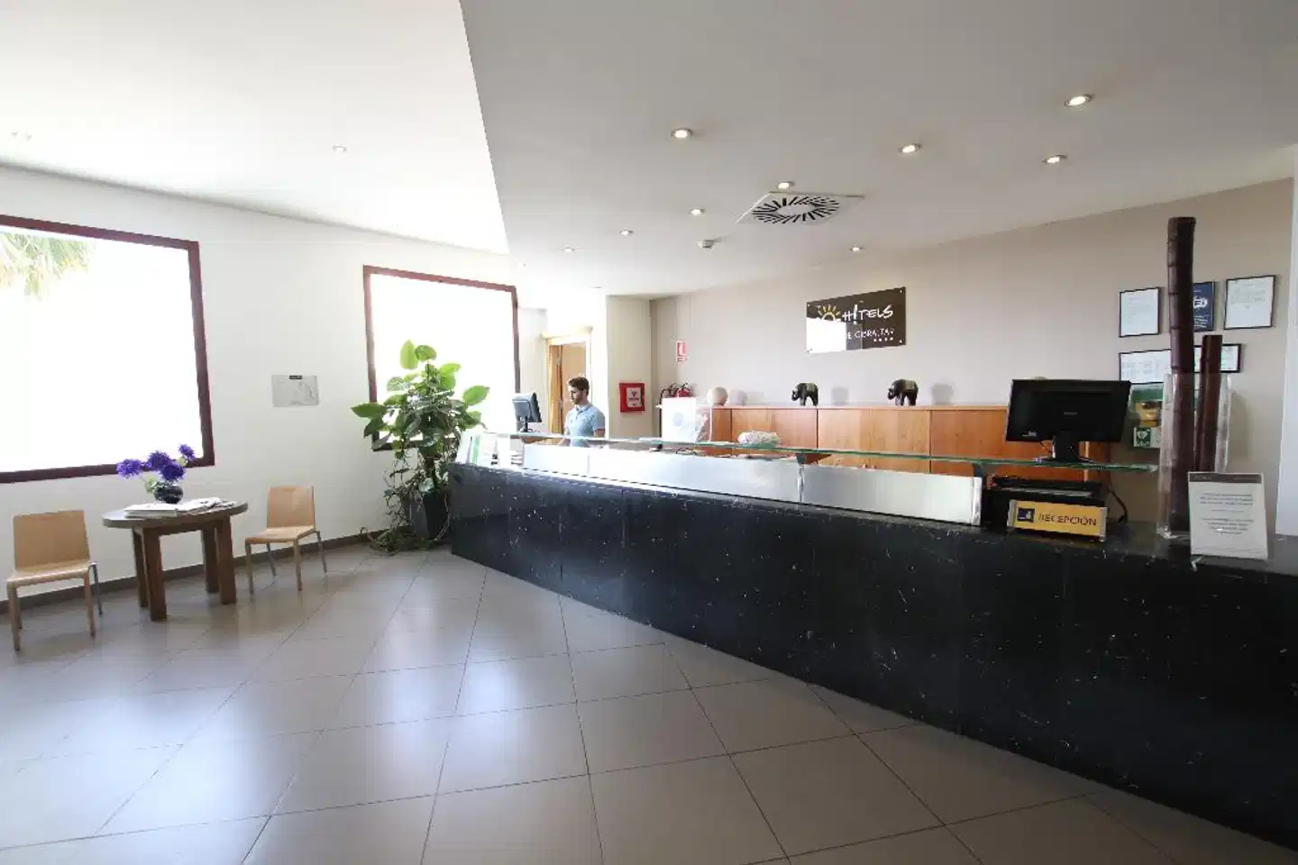 Ohtels Campo De Gibraltar Bar