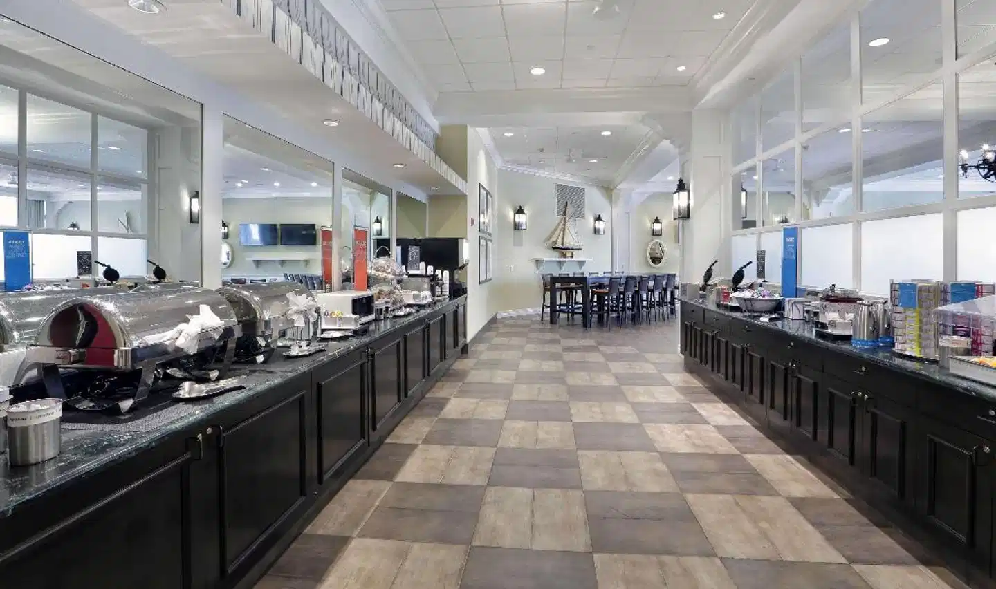 Hampton Inn Boston/Natick Bar