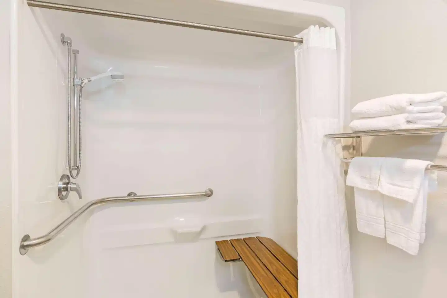 Wingate by Wyndham Goodlettsville Badezimmer