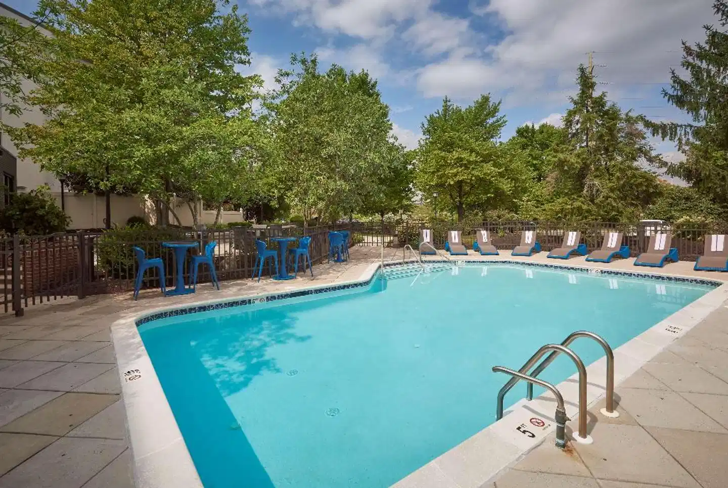 Hampton Inn Harrisburg West Pool