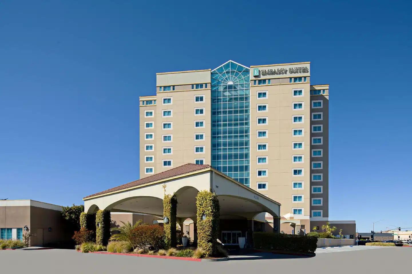 Embassy Suites by Hilton Monterey Bay Seaside Aussenansicht