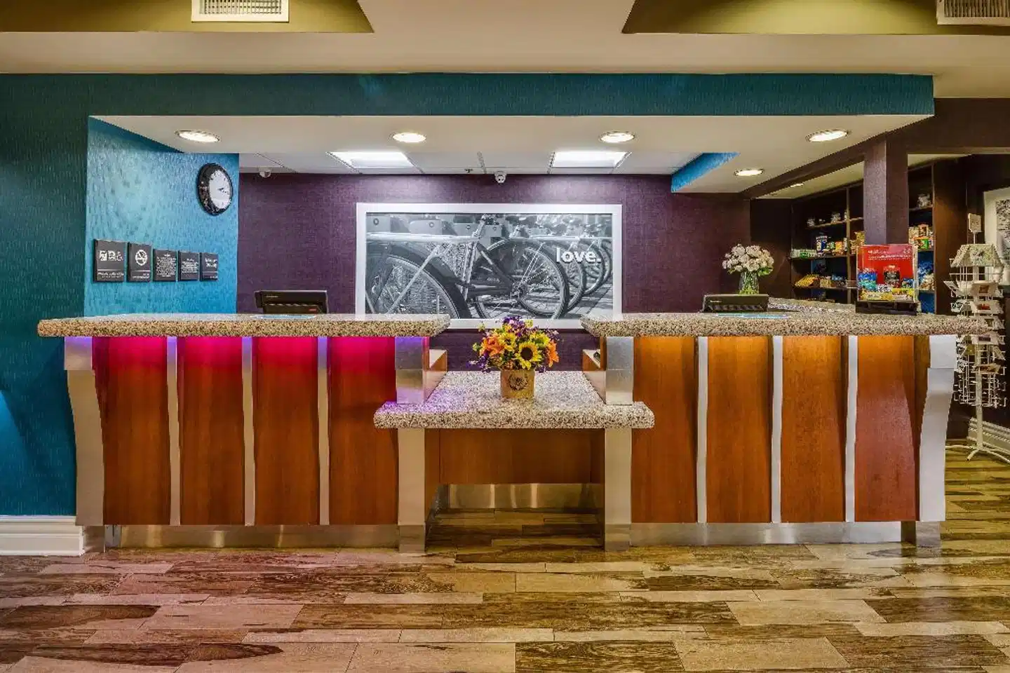 Hampton Inn San Francisco-Airport Lobby