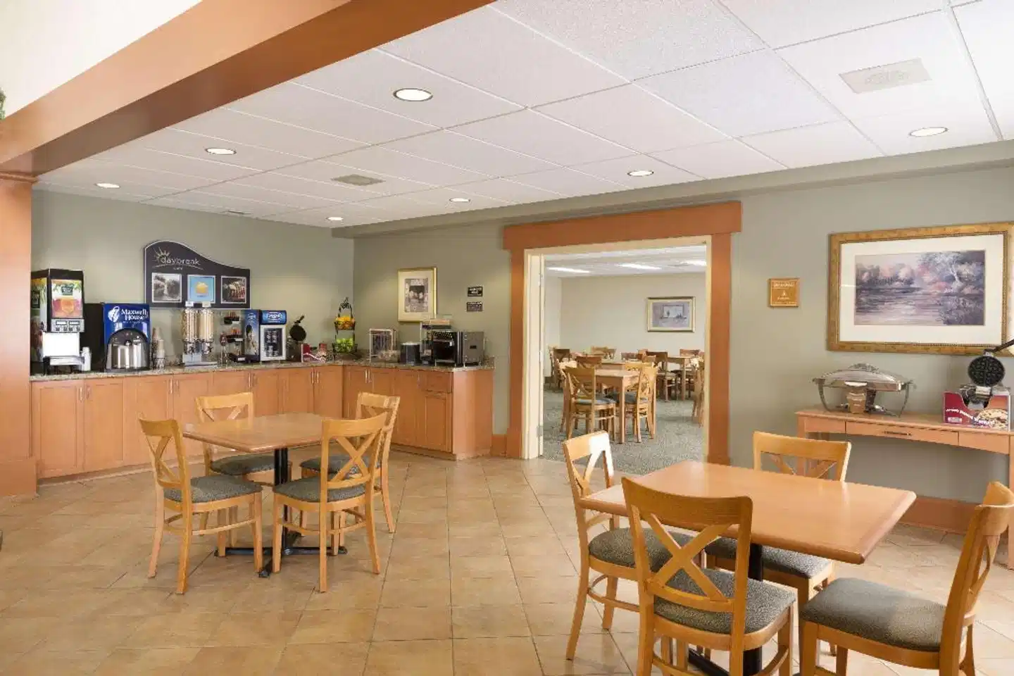 Days Inn by Wyndham Orillia Bar