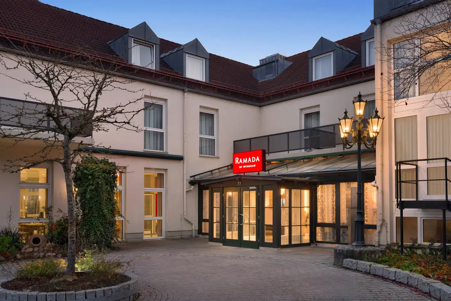 Ramada by Wyndham Muenchen Airport Aussenansicht