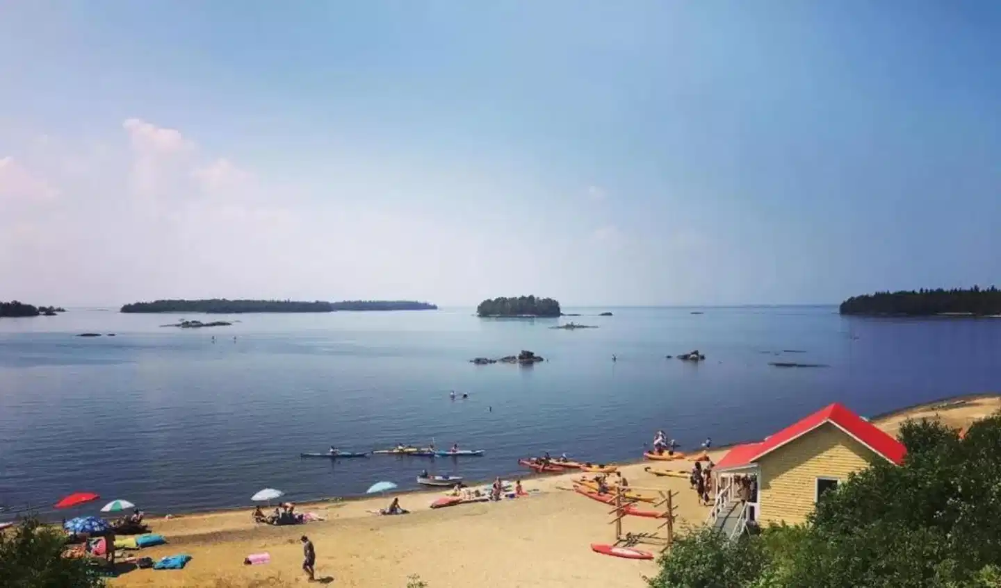 Auberge Des Îles Strand