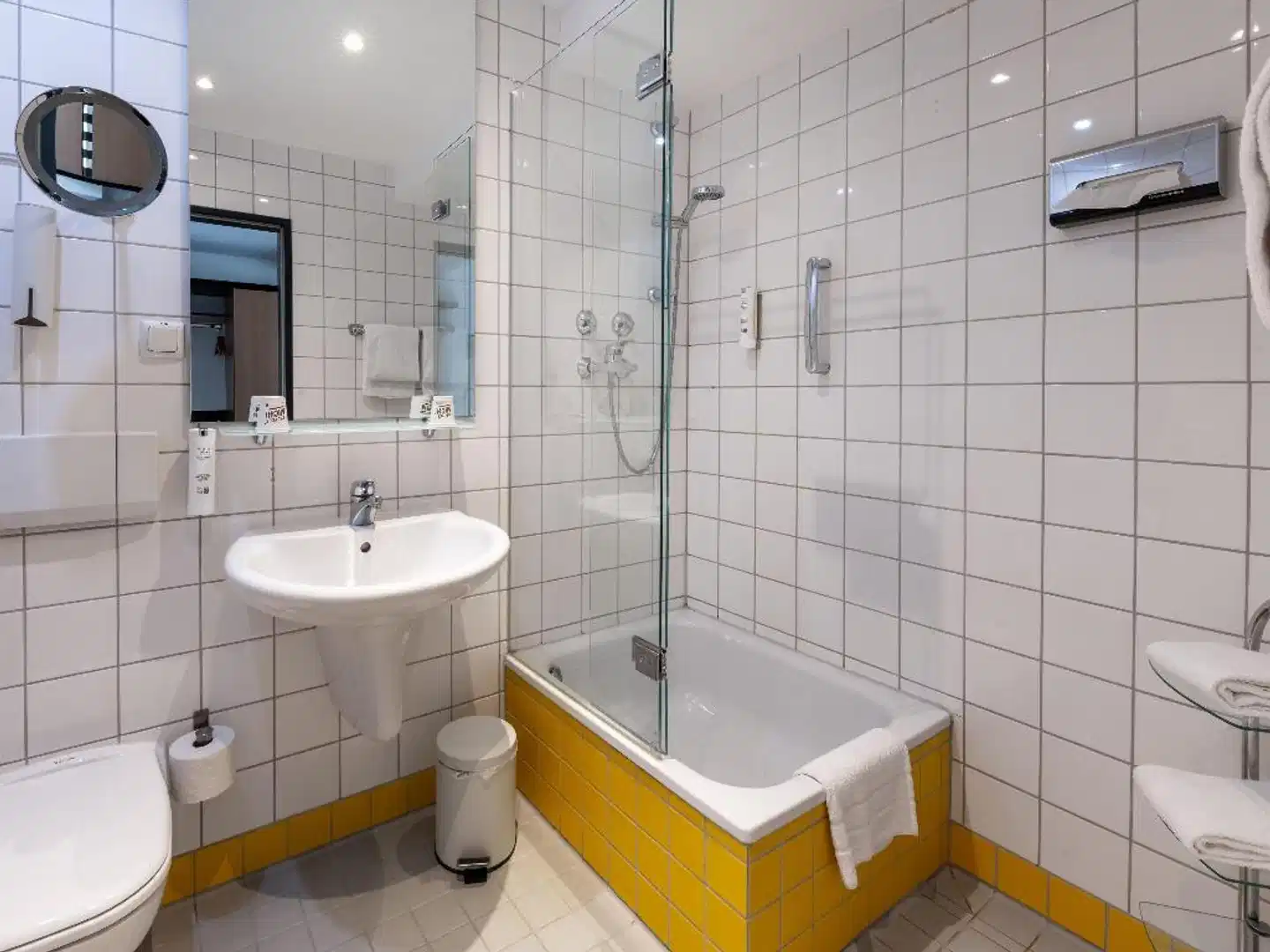 B&B HOTEL Eschweiler Badezimmer