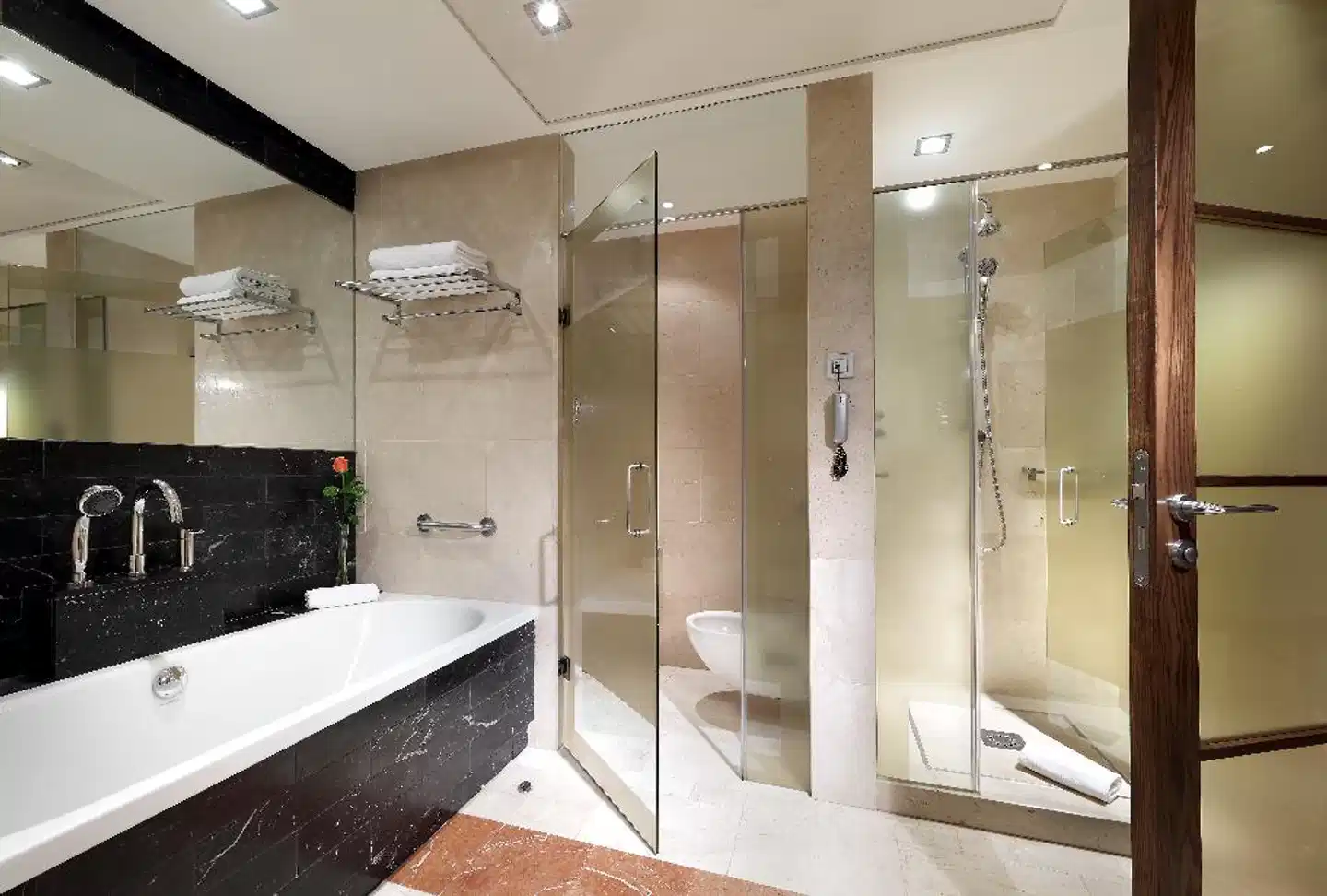 Eurostars Suites Mirasierra Badezimmer