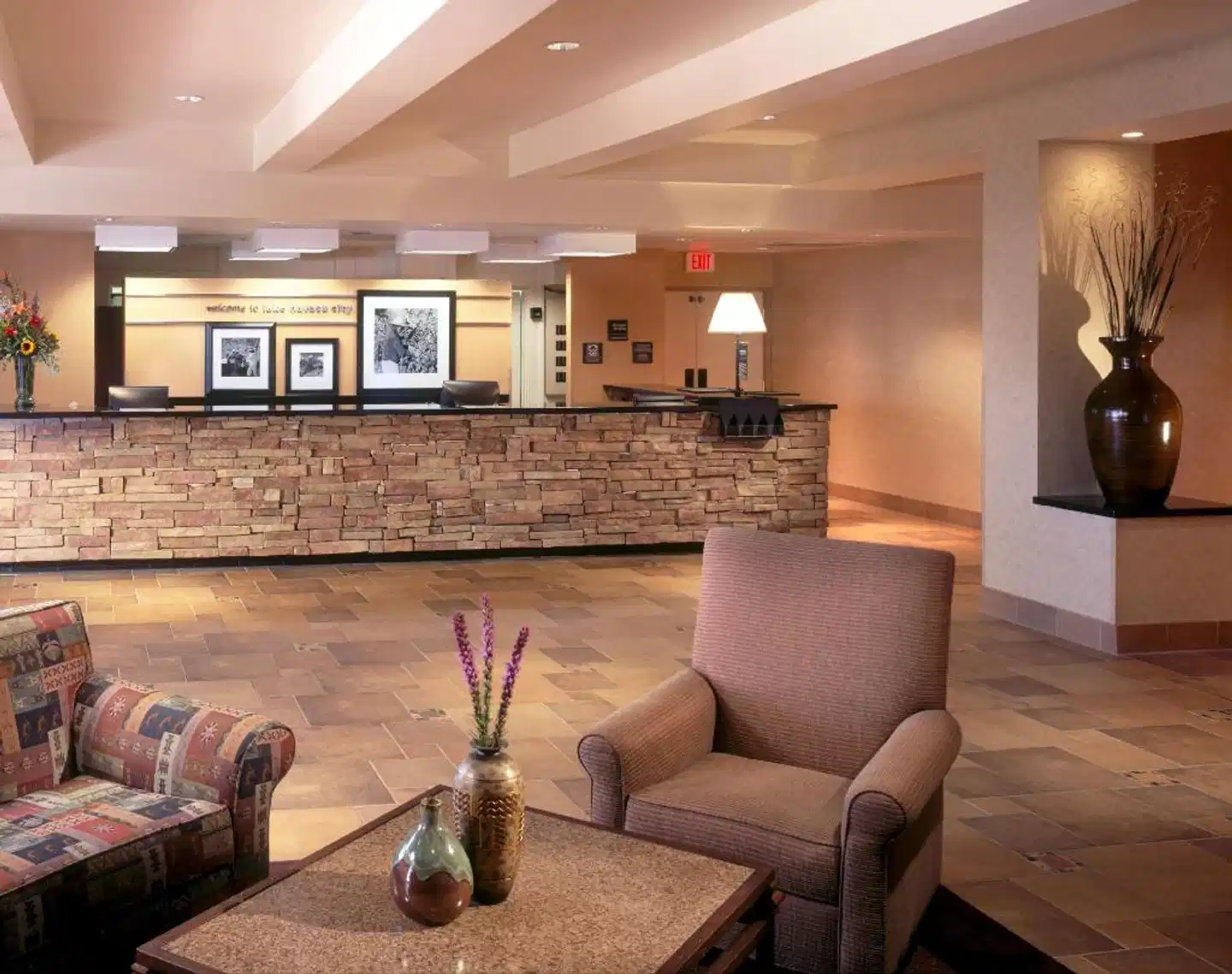 Hampton Inn Lake Havasu City Lobby