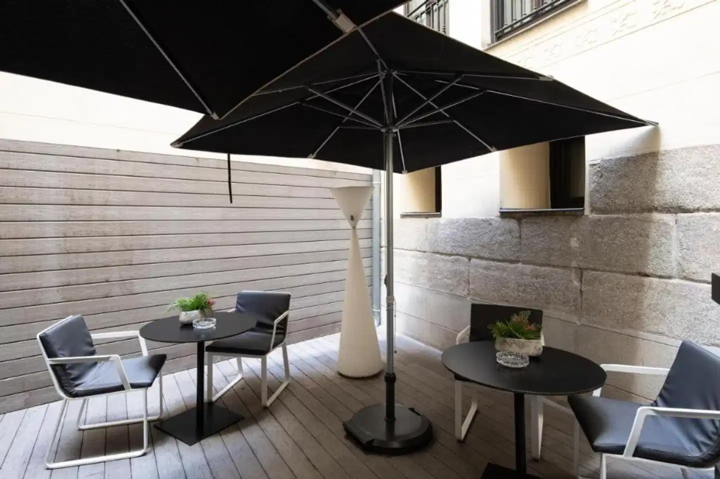 Catalonia Las Cortes Terrasse