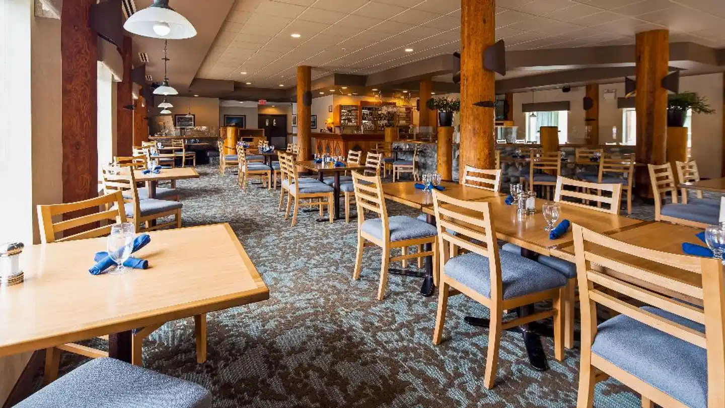 BEST WESTERN PLUS Valemount Inn & Suites Bar