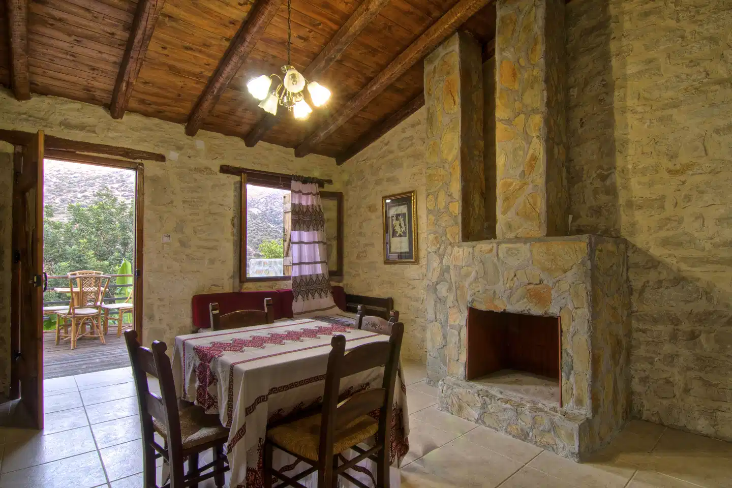 Stone Village Petrino Horio Lobby