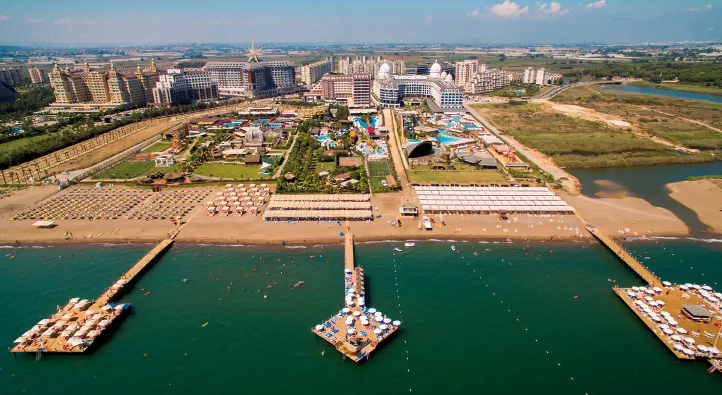 Saturn Palace Aussenansicht