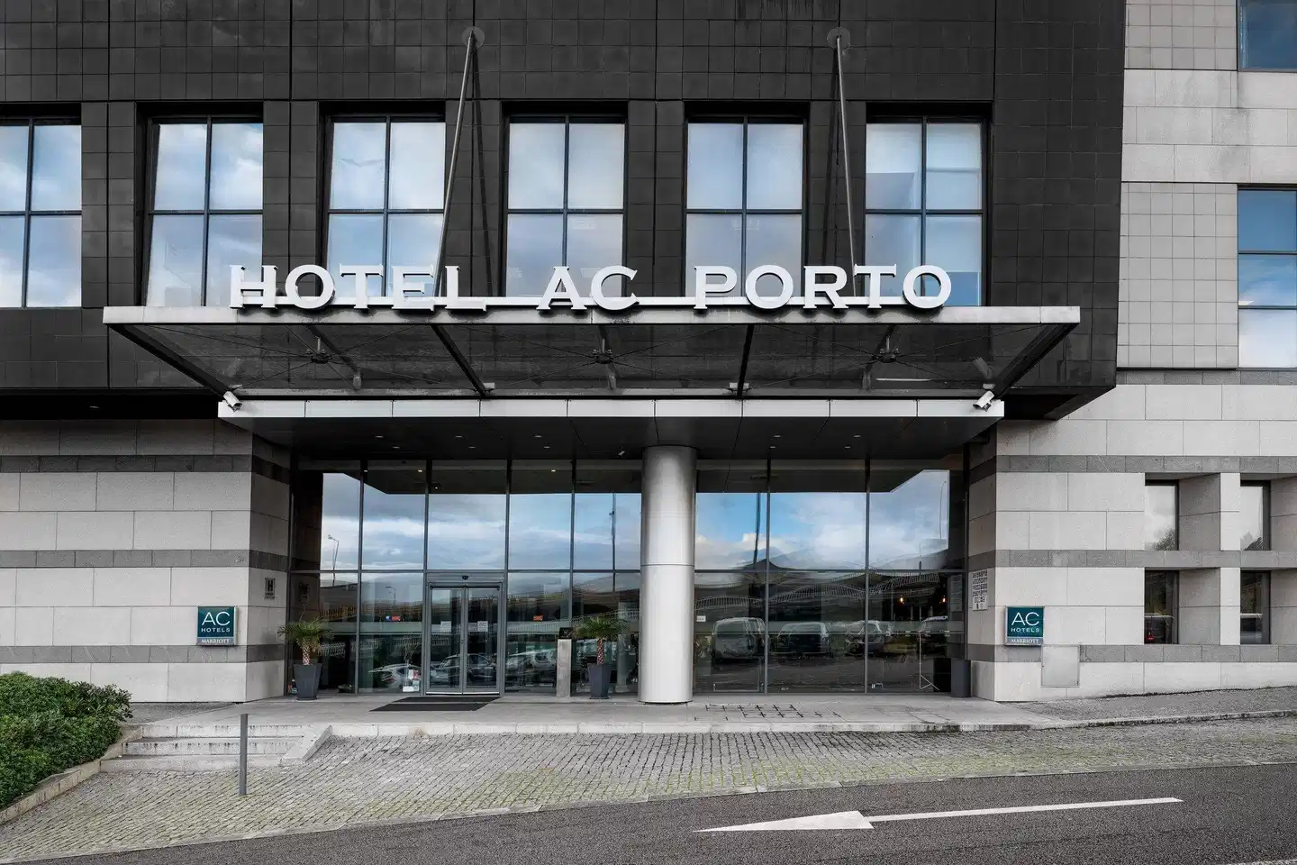 AC Hotel by Marriott Porto Aussenansicht