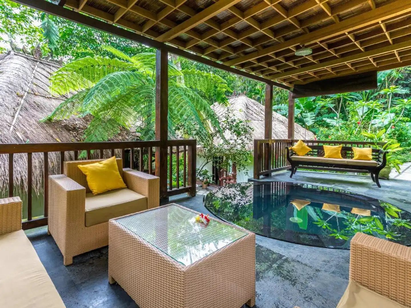 Nandini Bali Jungle Resort & Spa Hallenbad