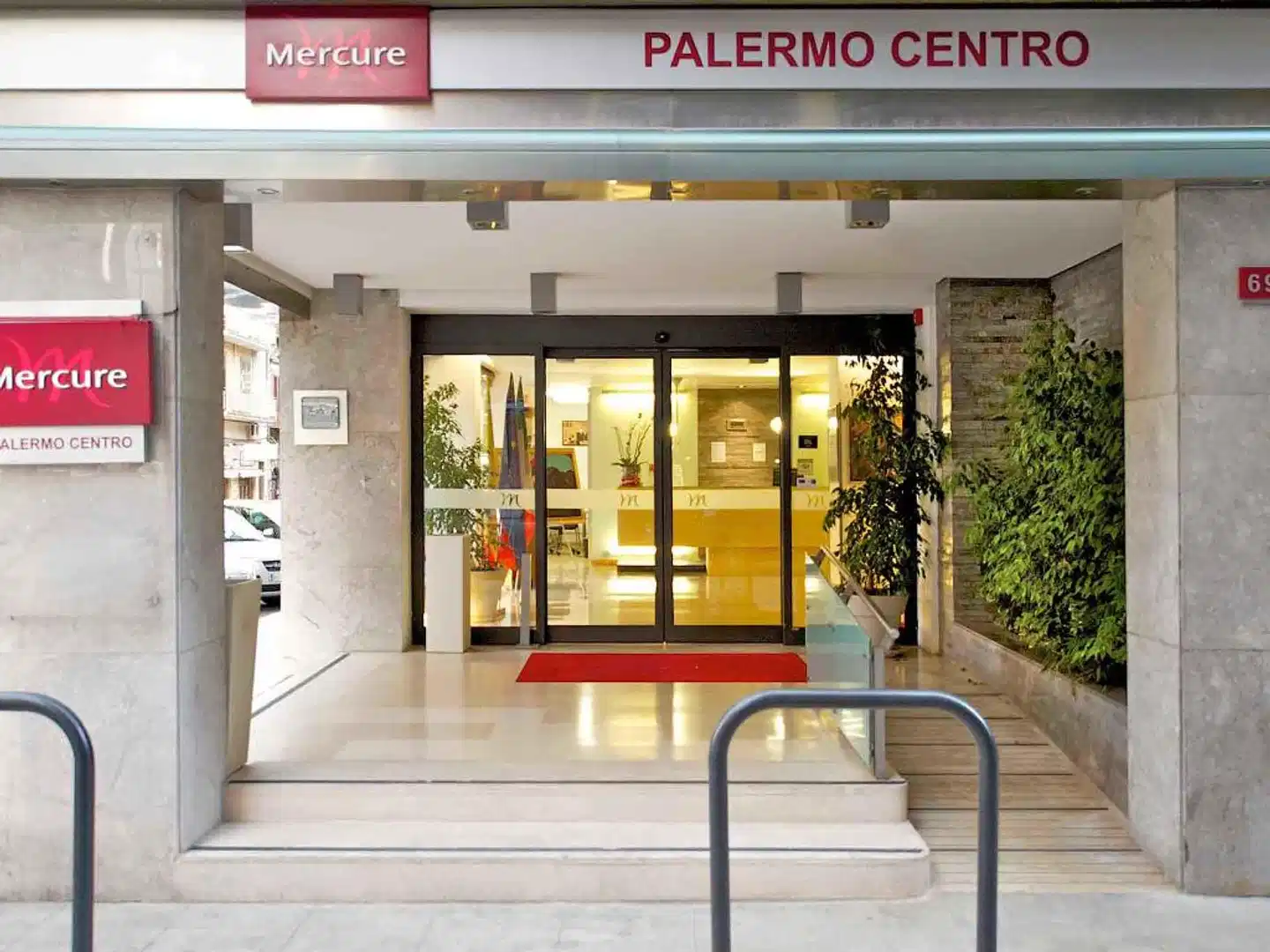 Mercure Palermo Centro Aussenansicht