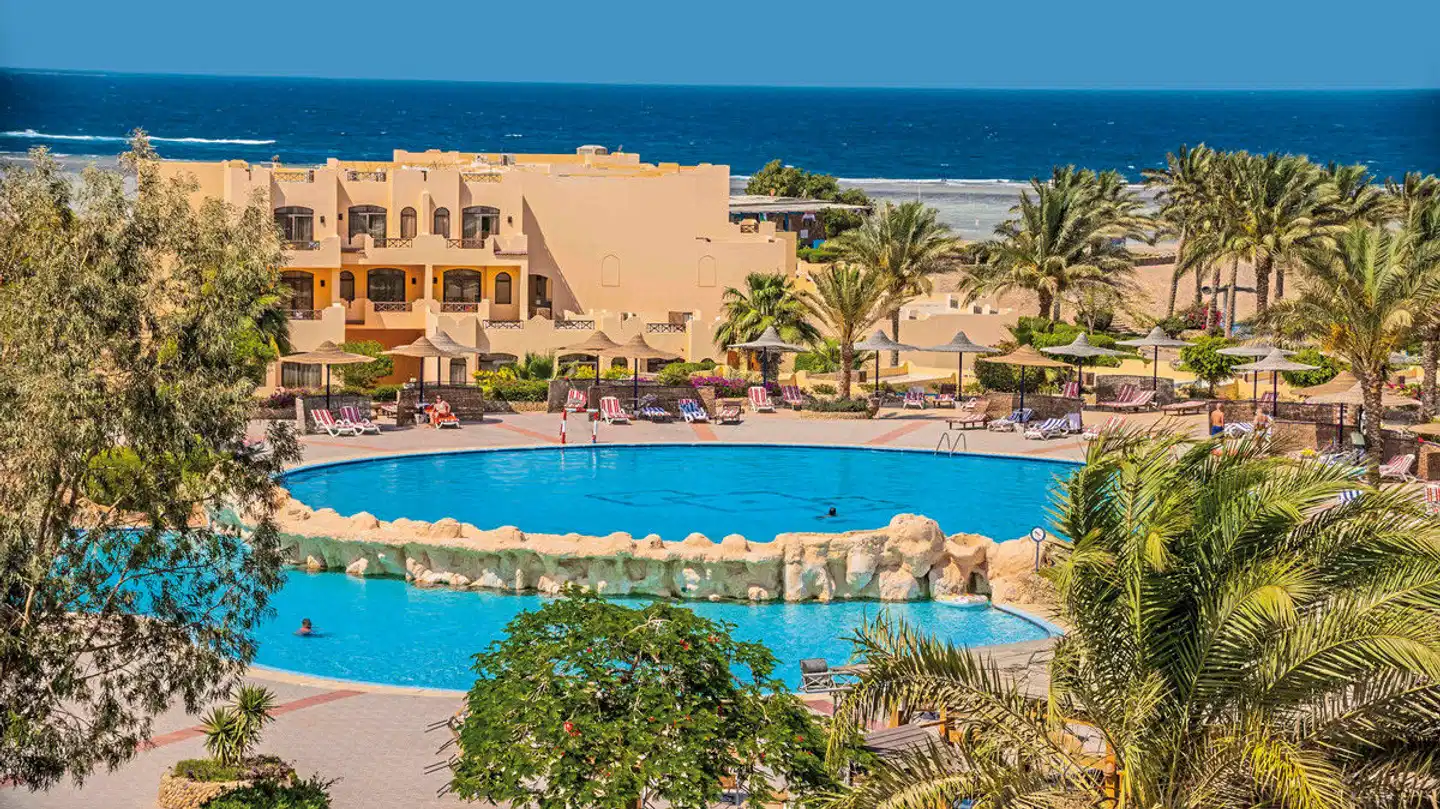 Blend Elphistone Resort Pool