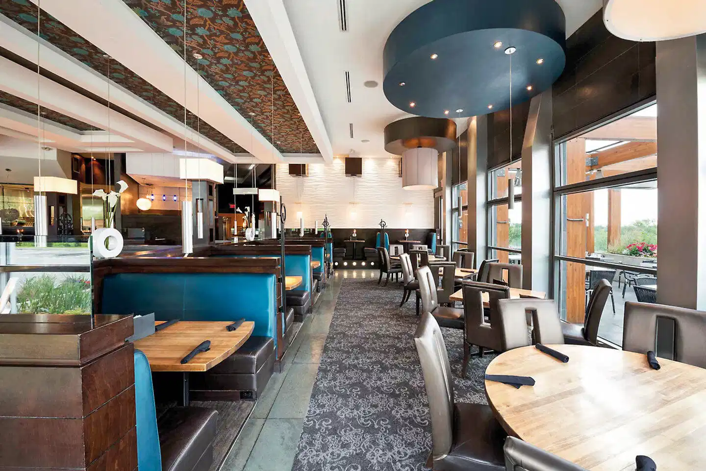 Sandman Signature Toronto Airport Bar