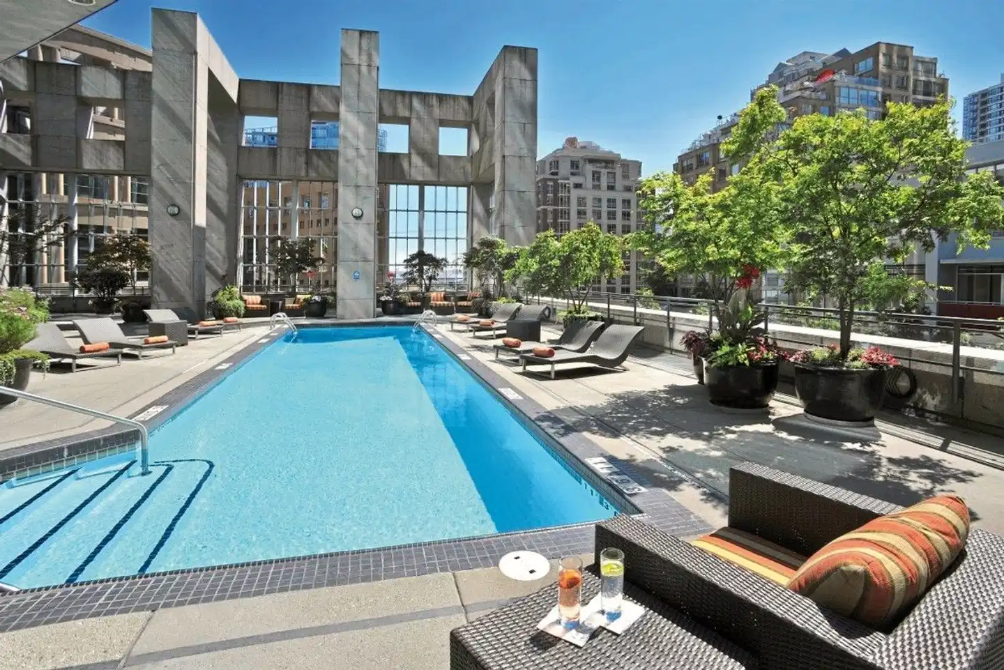 Hilton Vancouver Downtown Pool