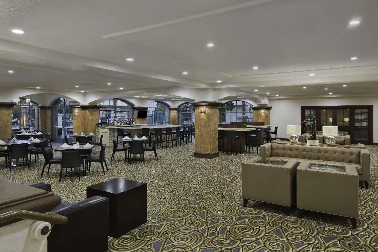 DoubleTree by Hilton San Pedro Lobby