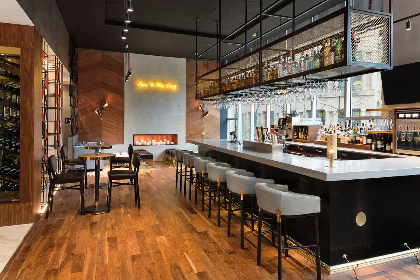 Hilton Vancouver Downtown Bar