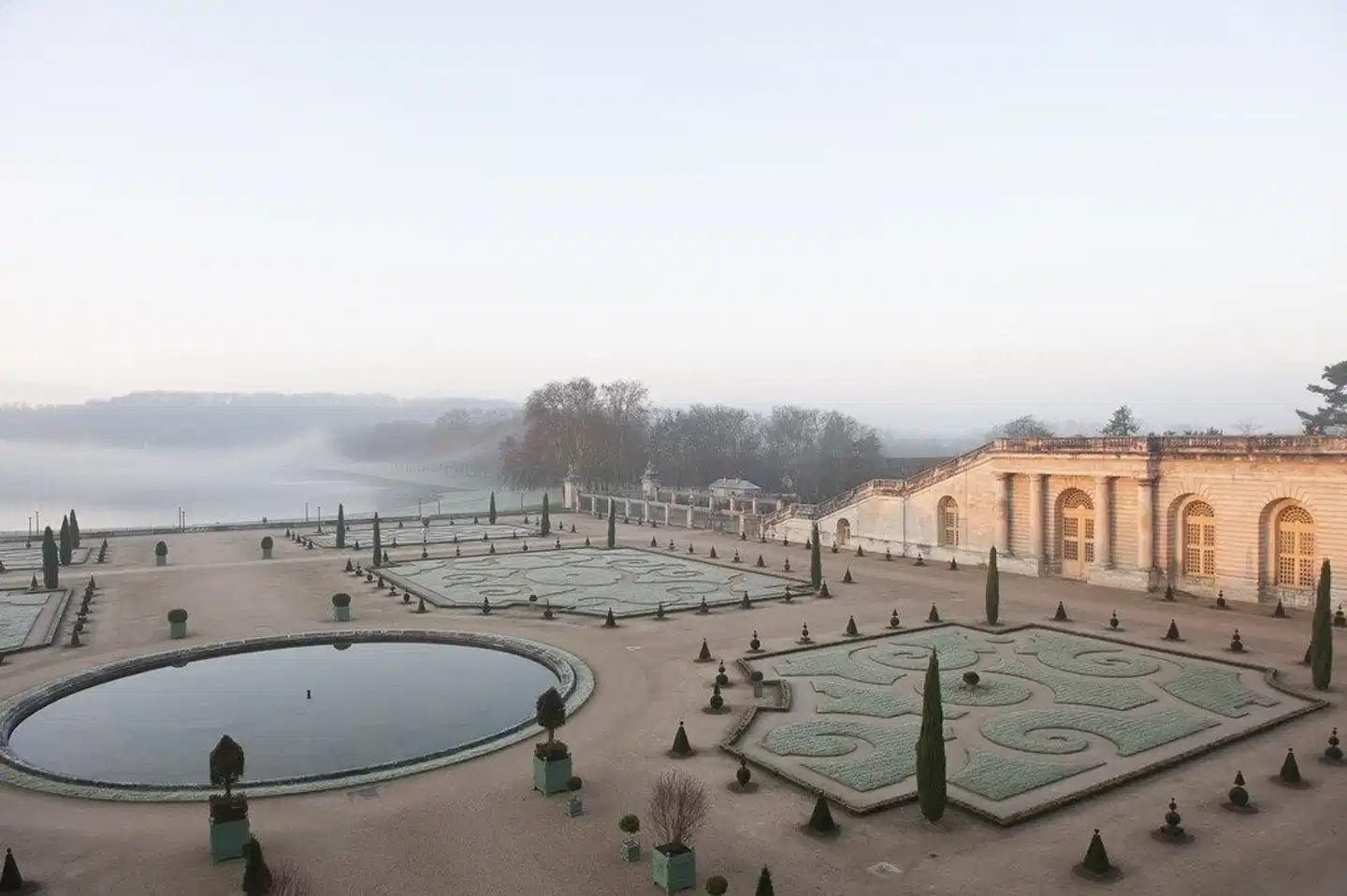 Le Louis Versailles Château Hotel - MGallery Pool