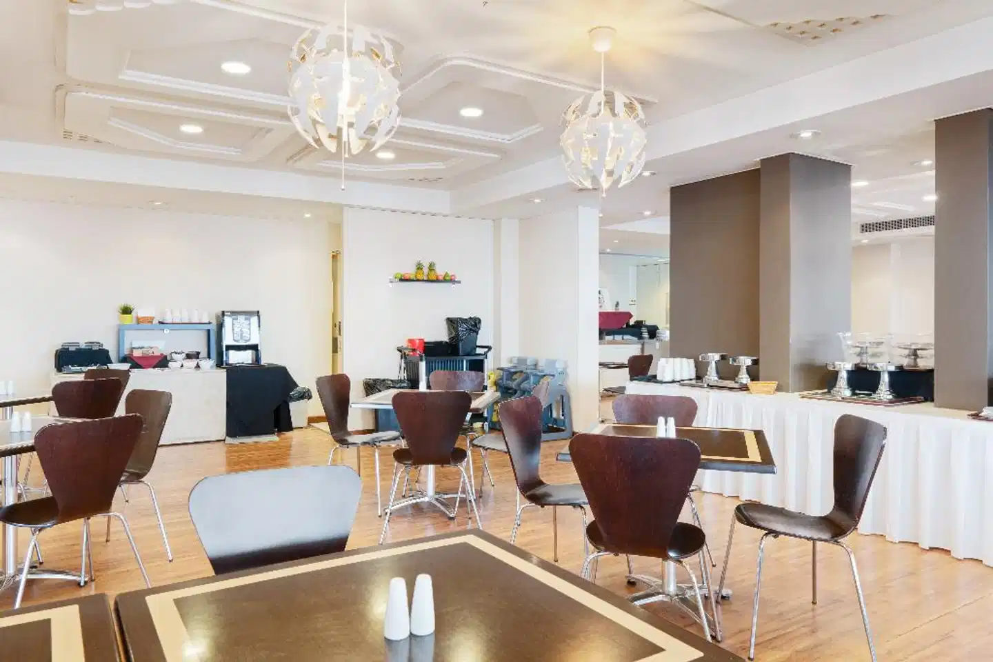 Quality Hotel Ambassador Perth Lobby