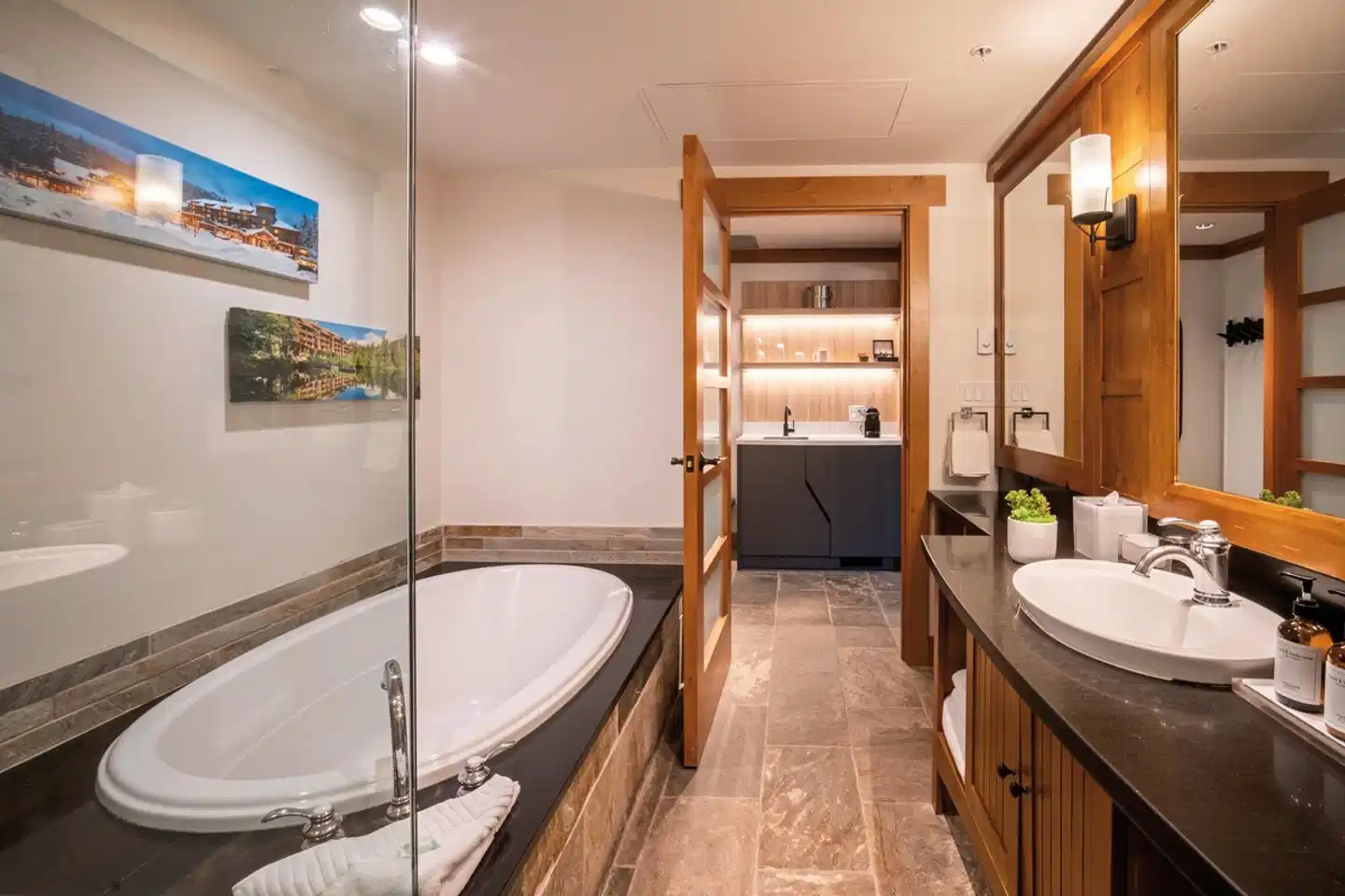 Nita Lake Lodge Badezimmer