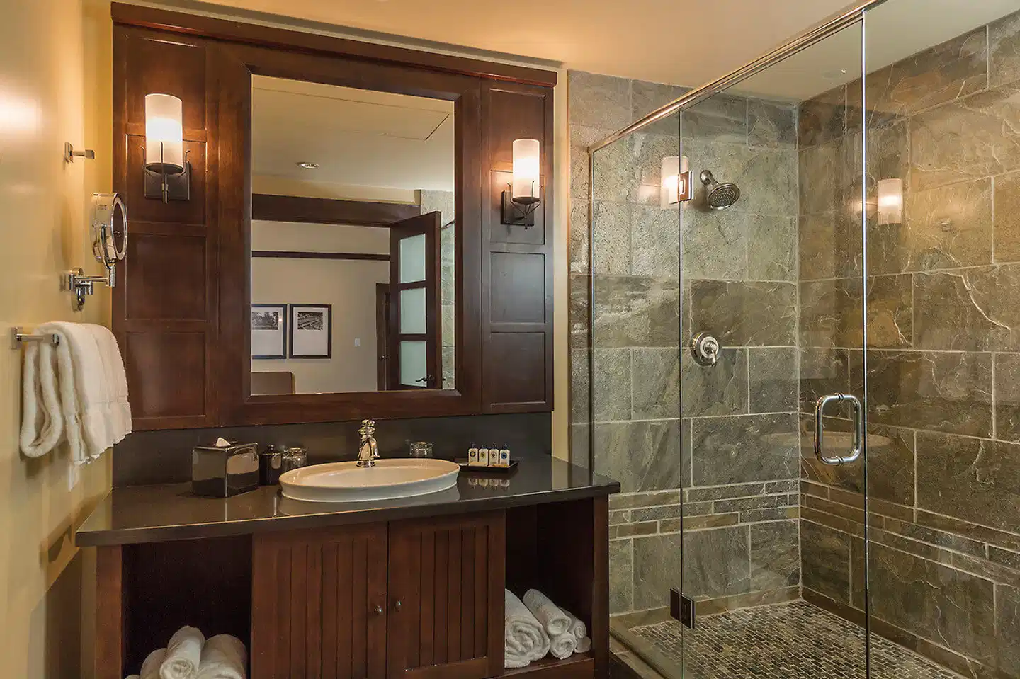 Nita Lake Lodge Badezimmer