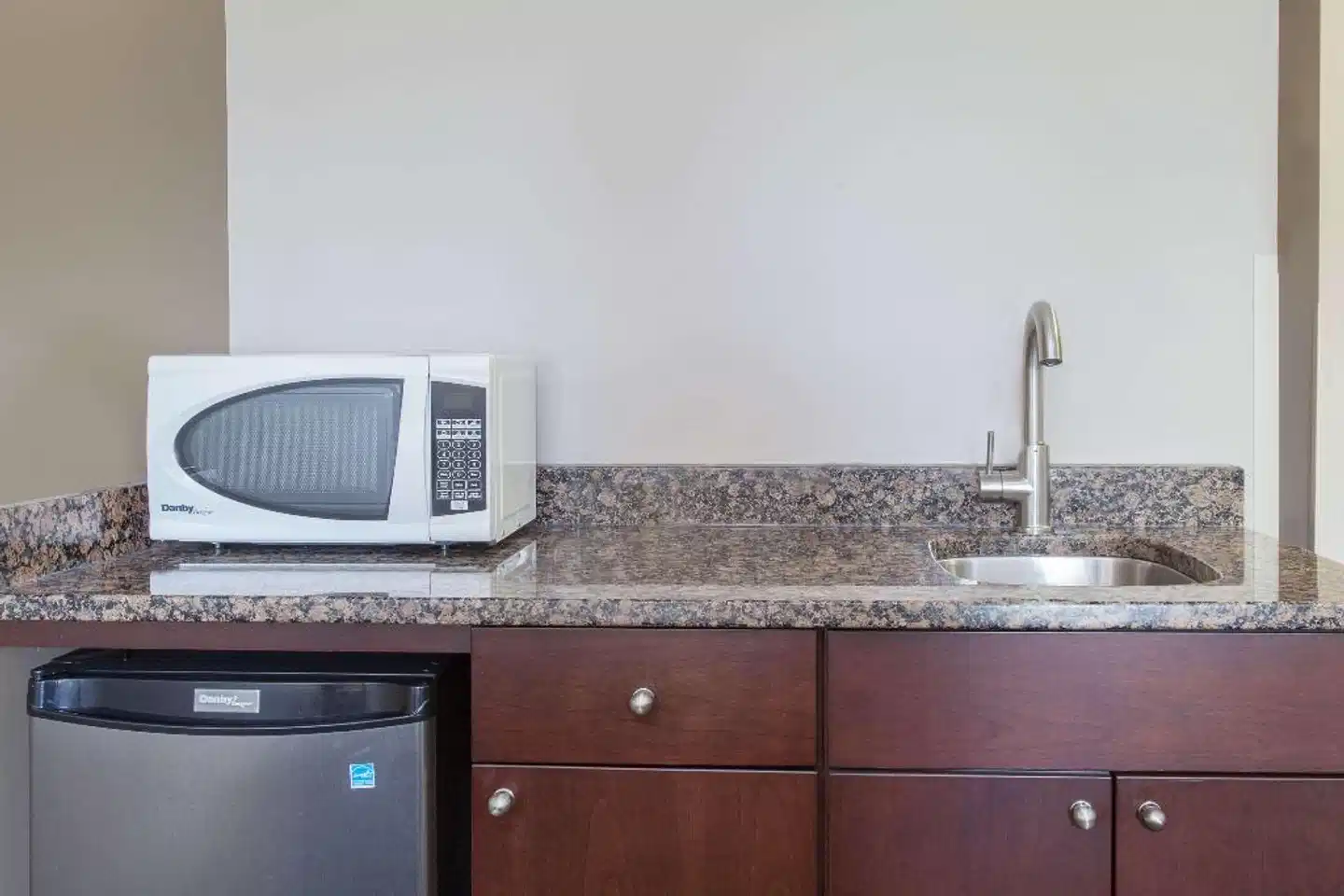 Super 8 by Wyndham Brandon MB Wohnbeispiel