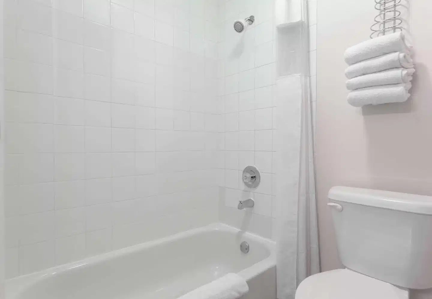 Super 8 by Wyndham Golden Badezimmer