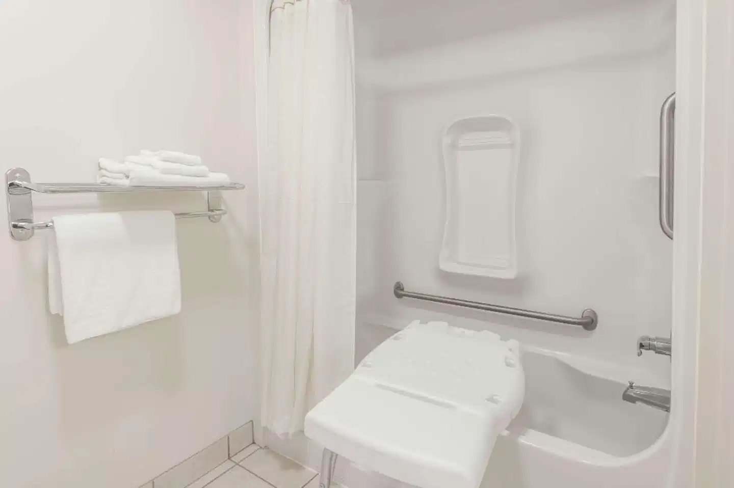 Super 8 by Wyndham Edmonton/West Badezimmer