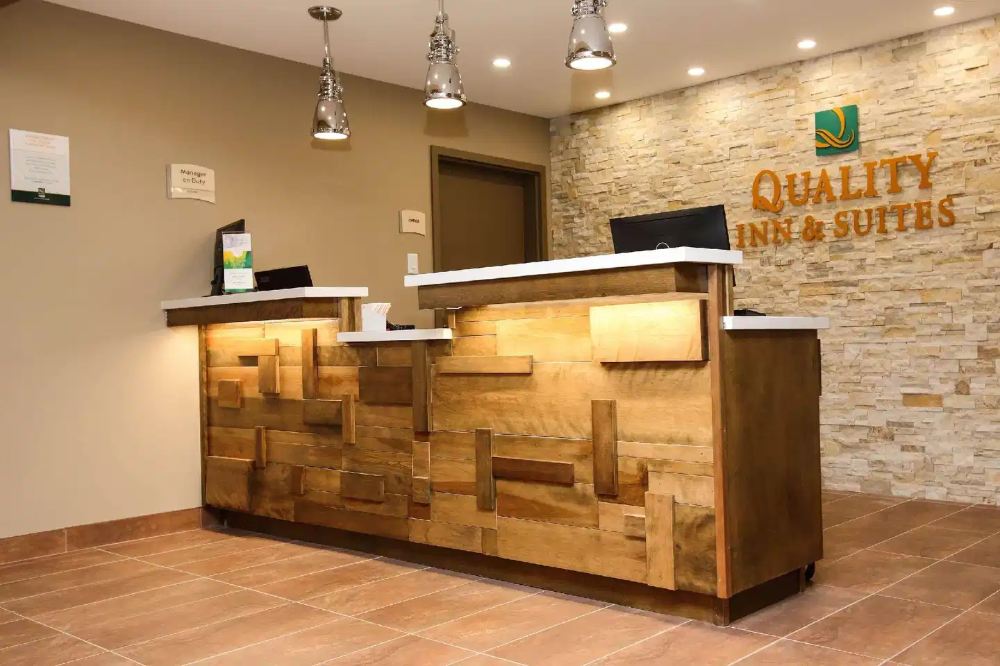QUALITY INN & SUITES BATHURST E Lobby