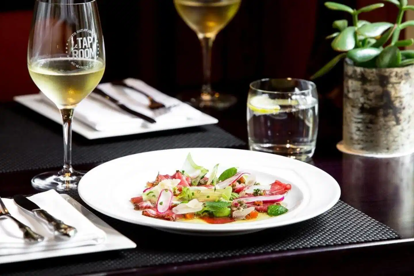 Manoir Hovey Restaurant