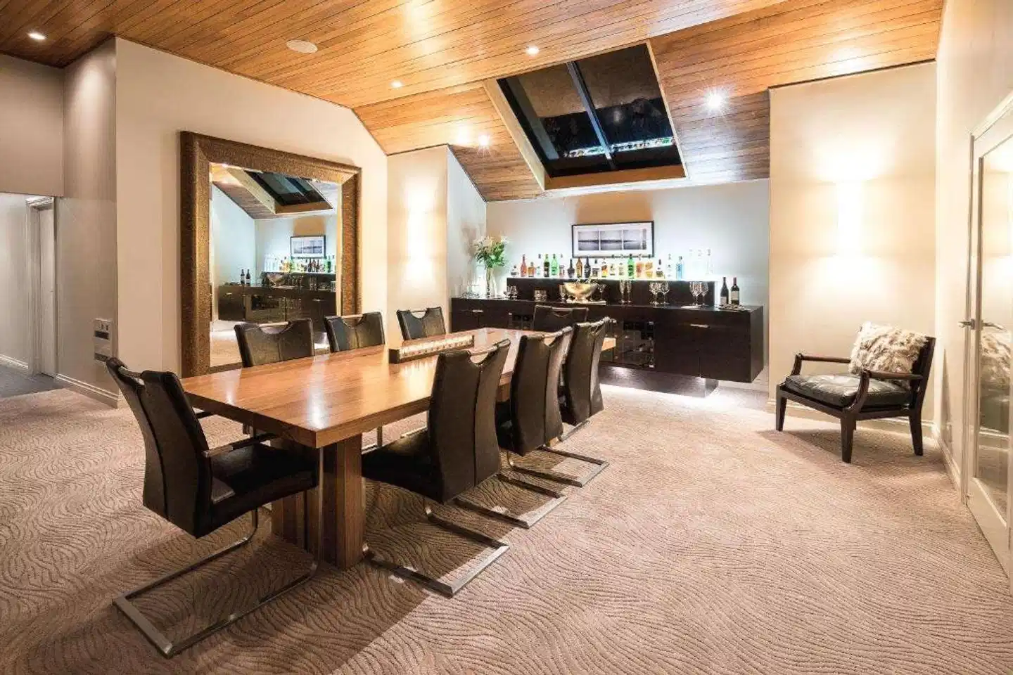 Azur Lodge Restaurant