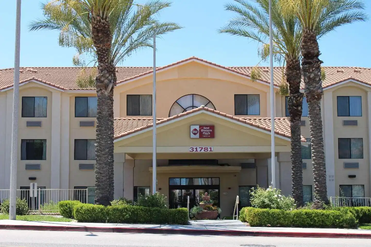 Best Western PLUS Lake Elsinore Inn & Suites Aussenansicht