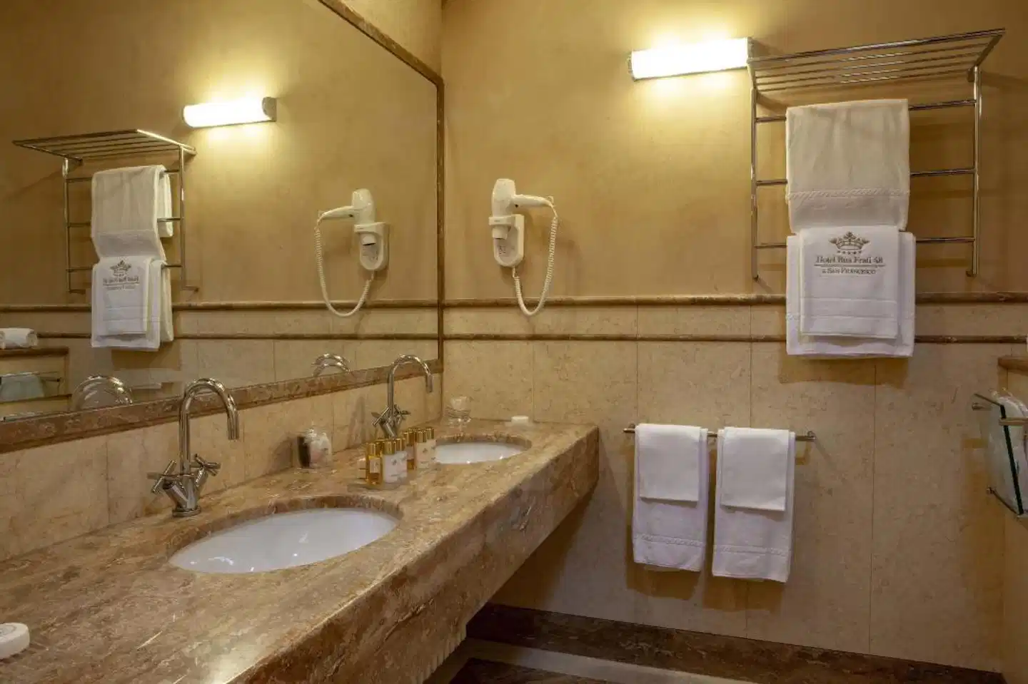 Hotel Rua Frati 48 in San Francesco Badezimmer