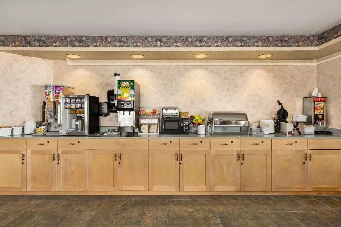 Super 8 by Wyndham Big Timber Lobby